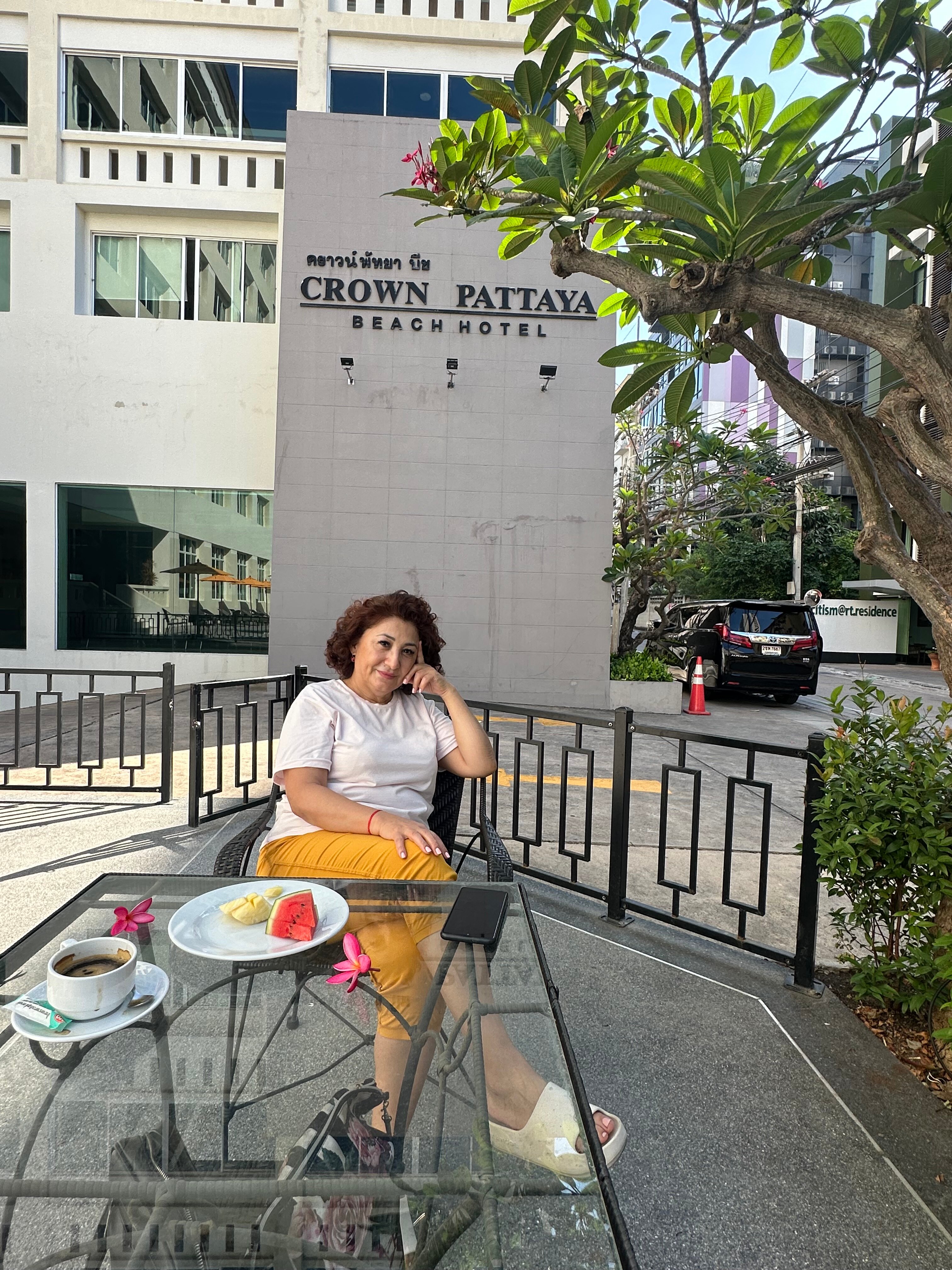 Фото Crown Pattaya Beach Hotel