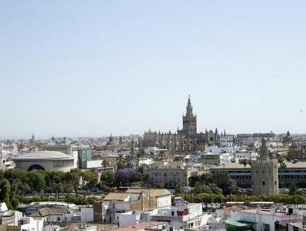 Гостиница Apartamentos Resitur в Севилье