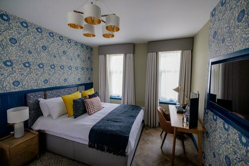 Гостиница Brisbane House Hotel в Ларгсе