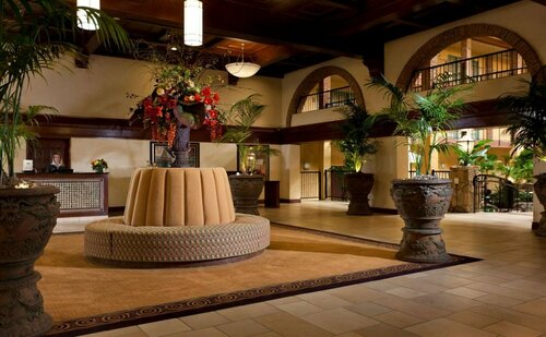 Гостиница Embassy Suites by Hilton Lubbock в Лаббоке