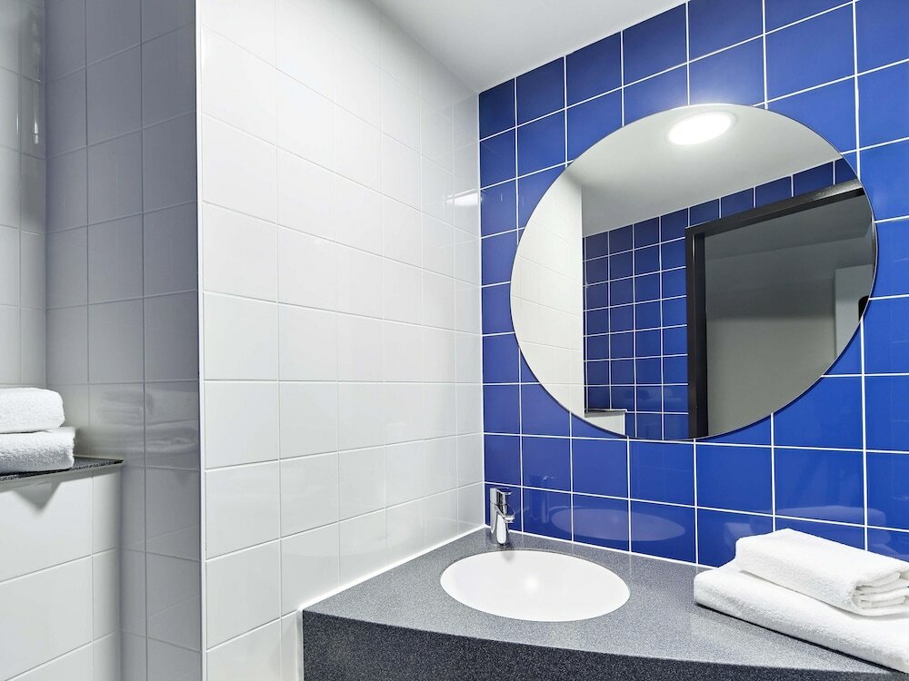 Фото B&b Hotel Köln-Troisdorf