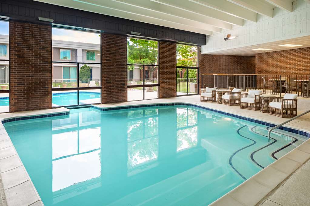 Фото DoubleTree by Hilton Ann Arbor North