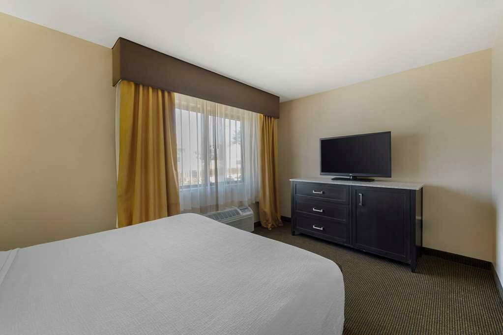 Фото Best Western Plus Country Inn & Suites