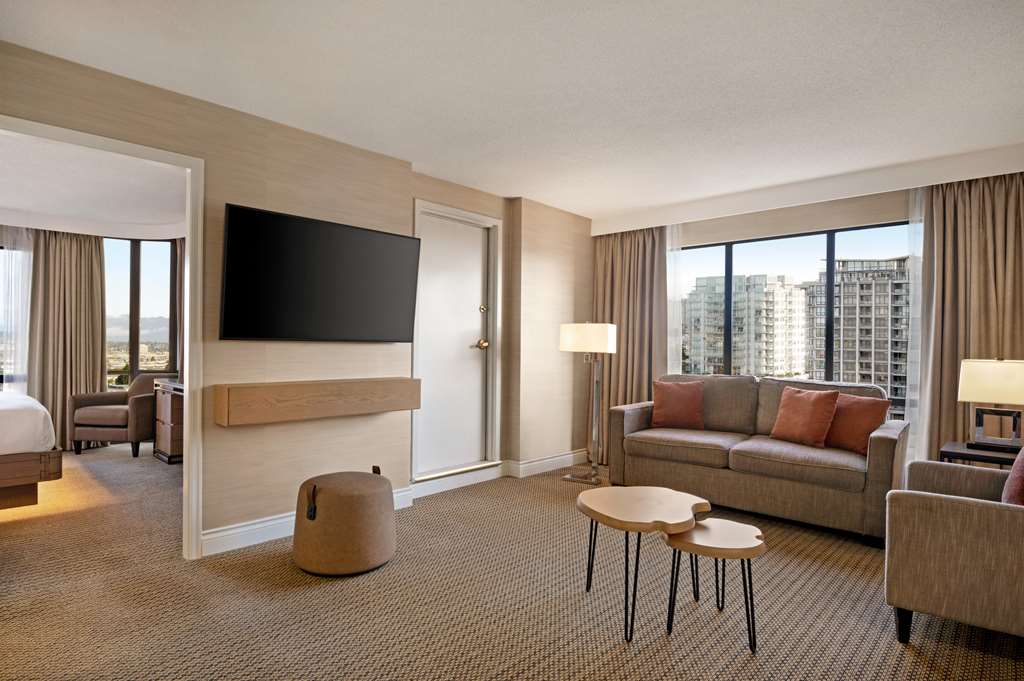 Фото Hilton Vancouver Airport