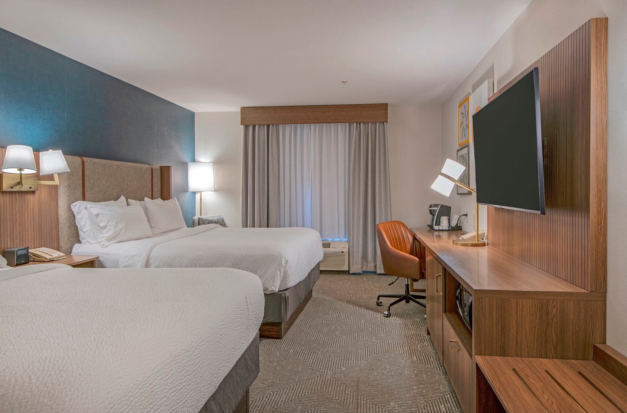 Фото Holiday Inn Hotel and Suites-Kamloops