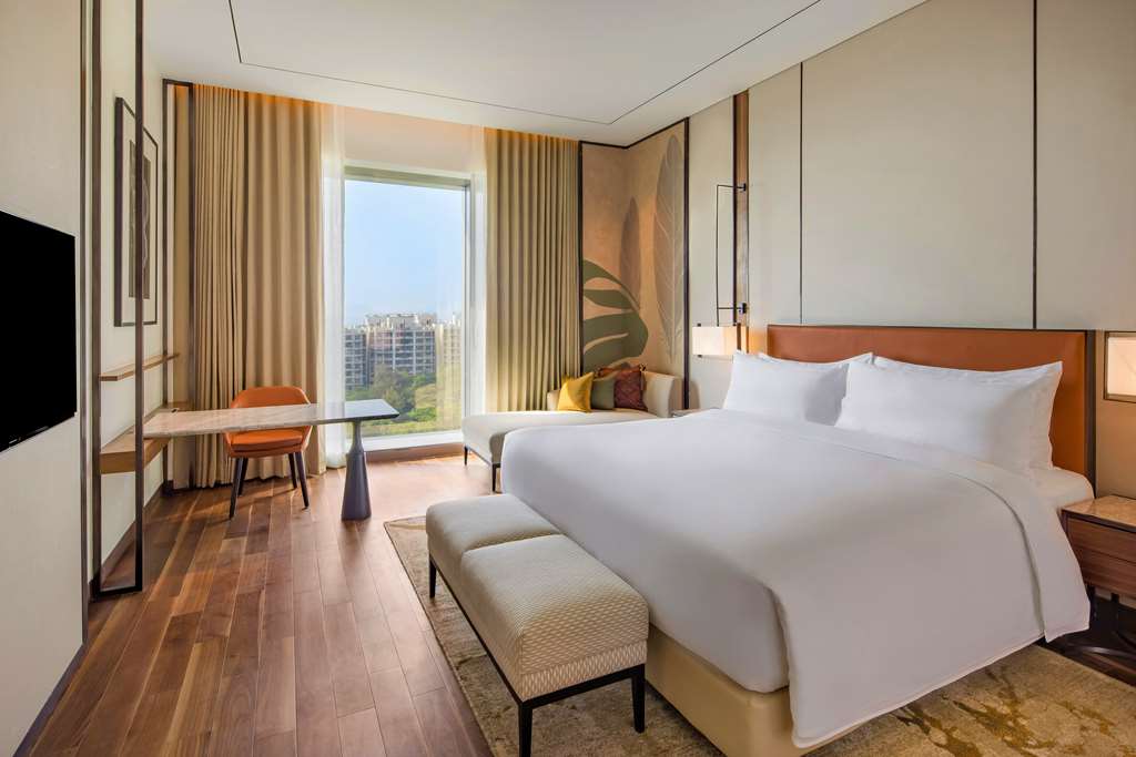 Фото Radisson Blu Hotel & SPA, Nashik