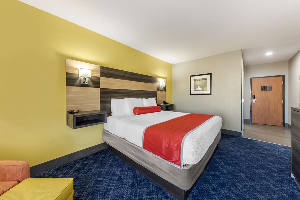 Фото Best Western Plus Midwest City Inn & Suites
