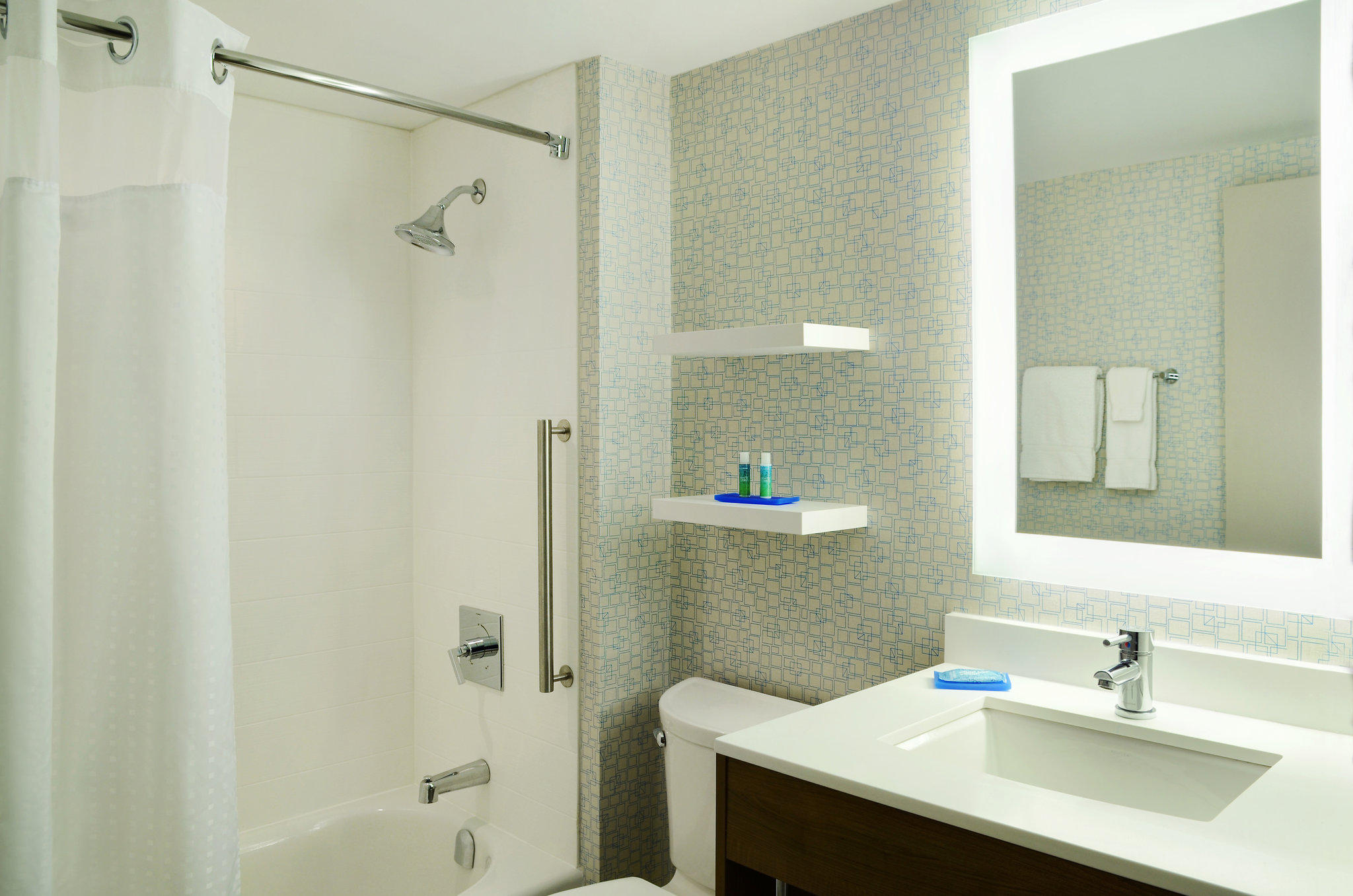 Фото Holiday Inn Express Toronto - Downtown, an Ihg Hotel
