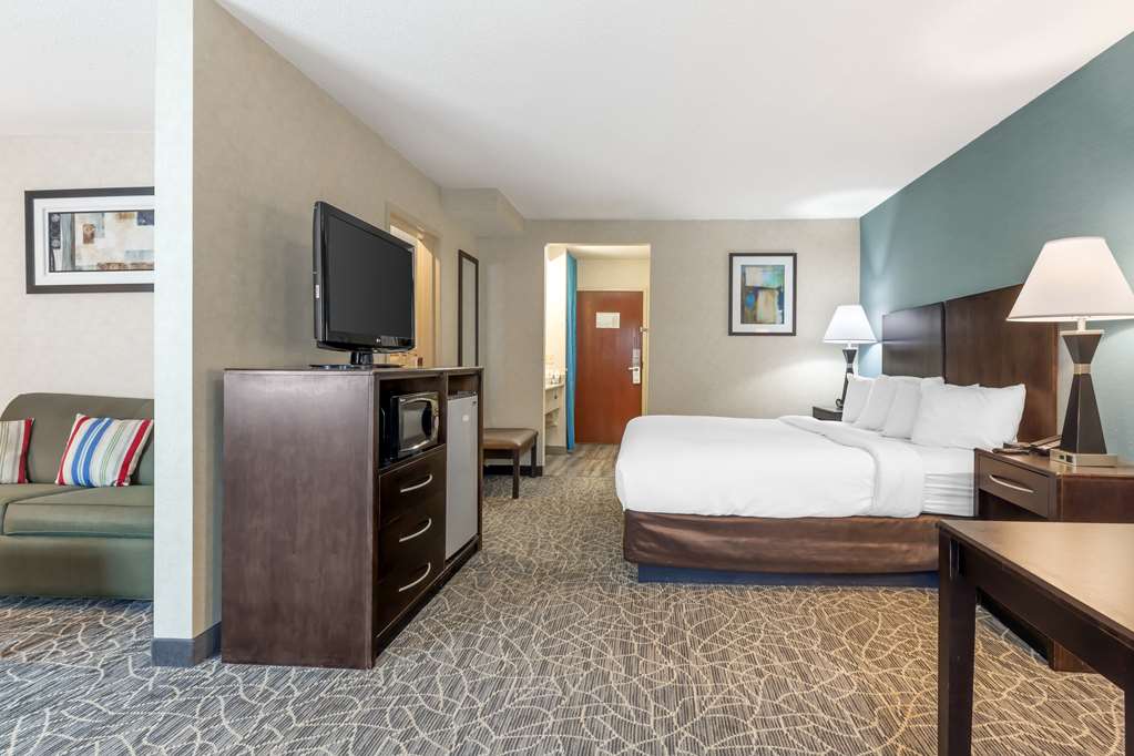 Фото Best Western Plus Berkshire Hills Inn & Suites