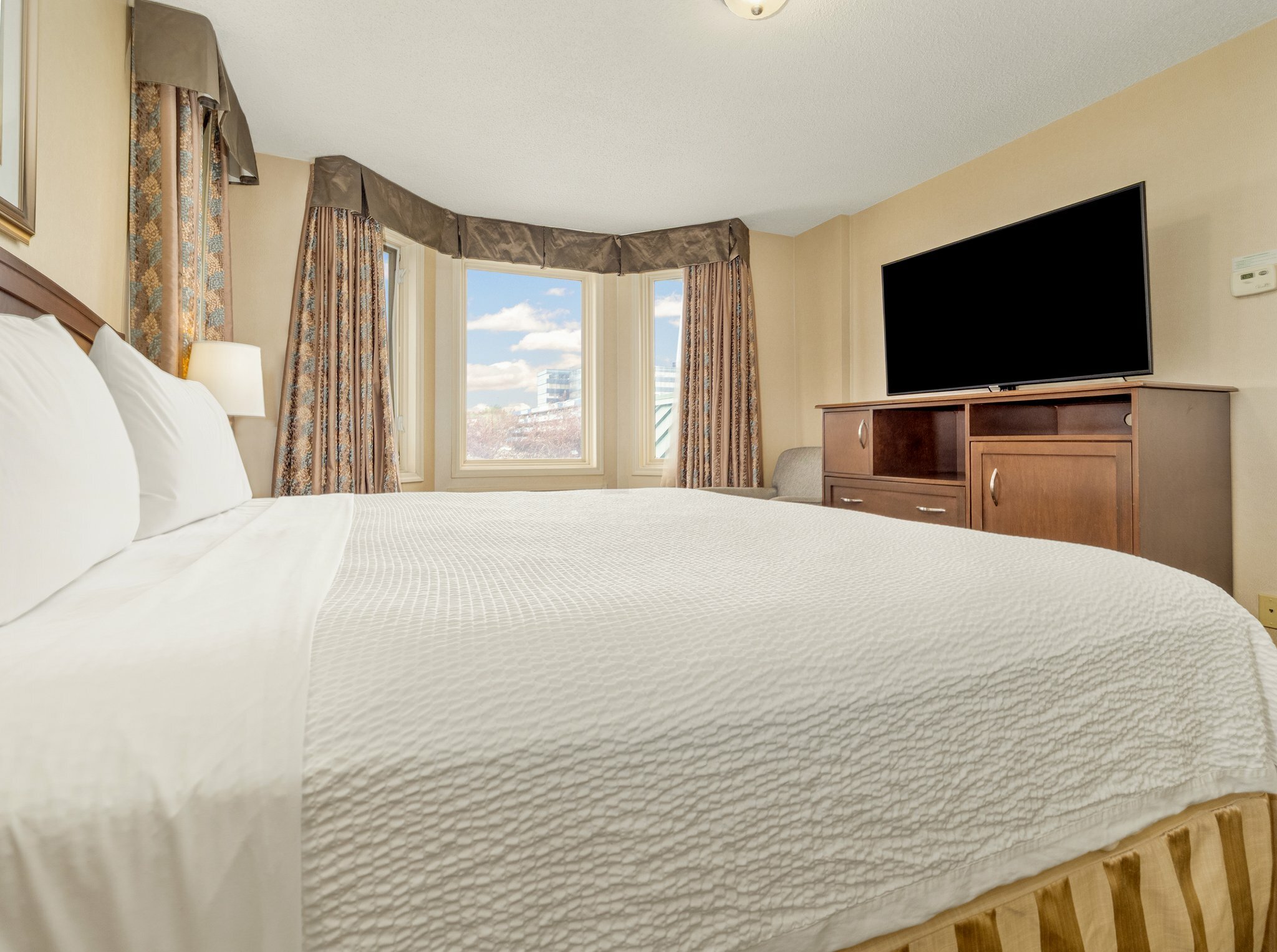 Фото Holiday Inn Conference Ctr Edmonton South