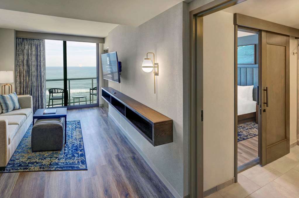 Фото Embassy Suites by Hilton Virginia Beach Oceanfront Resort