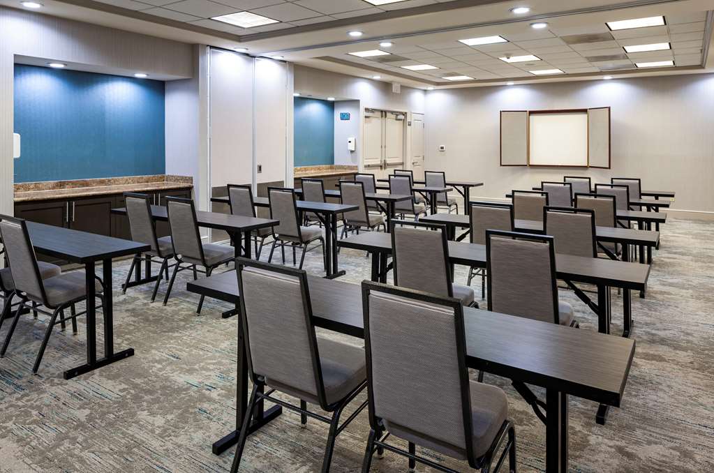 Фото Hilton Garden Inn San Diego/Rancho Bernardo