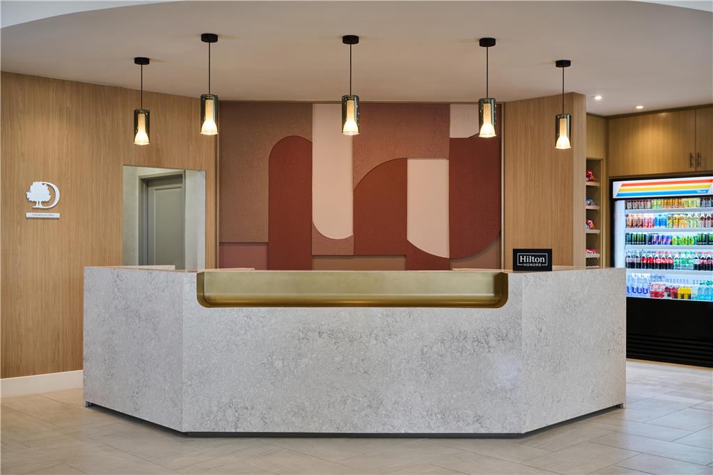 Фото DoubleTree by Hilton Fullerton