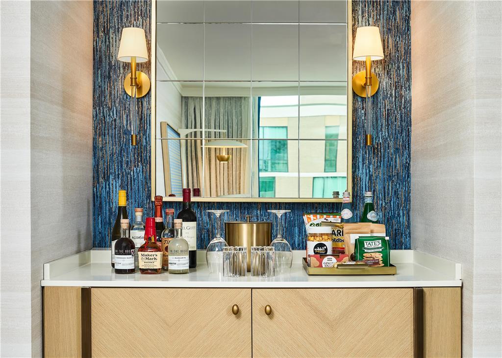 Фото The Highland Dallas, Curio Collection by Hilton