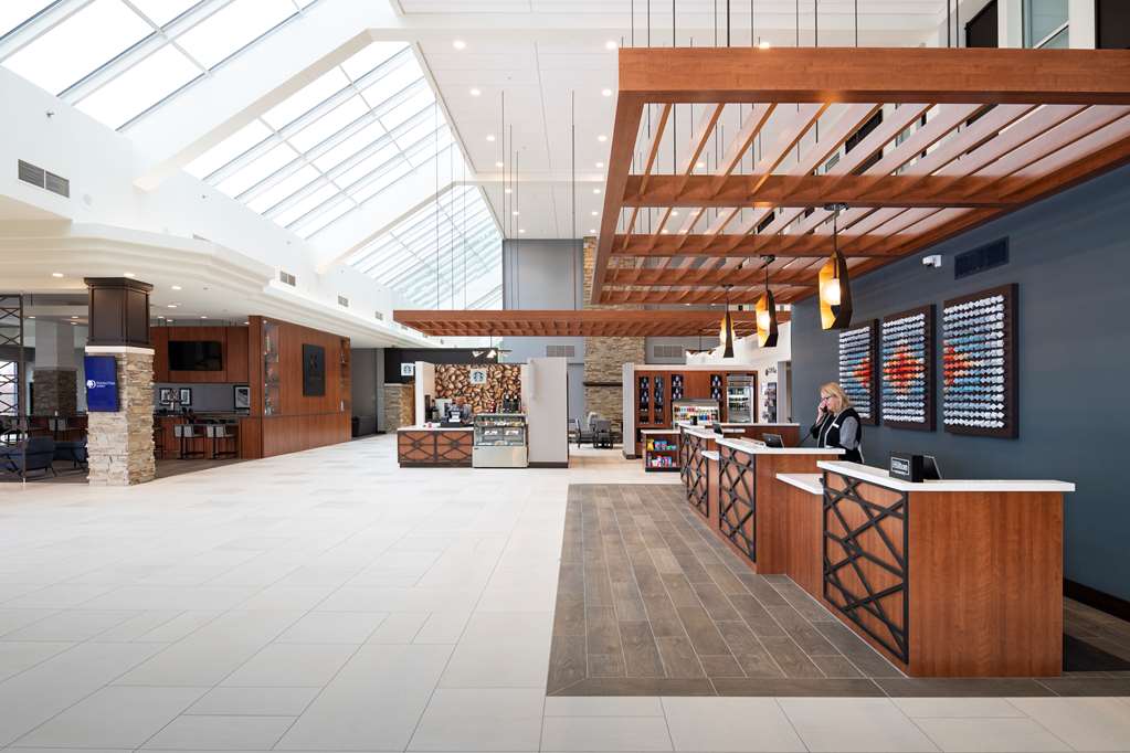 Фото DoubleTree by Hilton Madison East