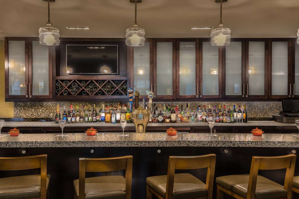 Фото Hilton Garden Inn Reagan National Airport