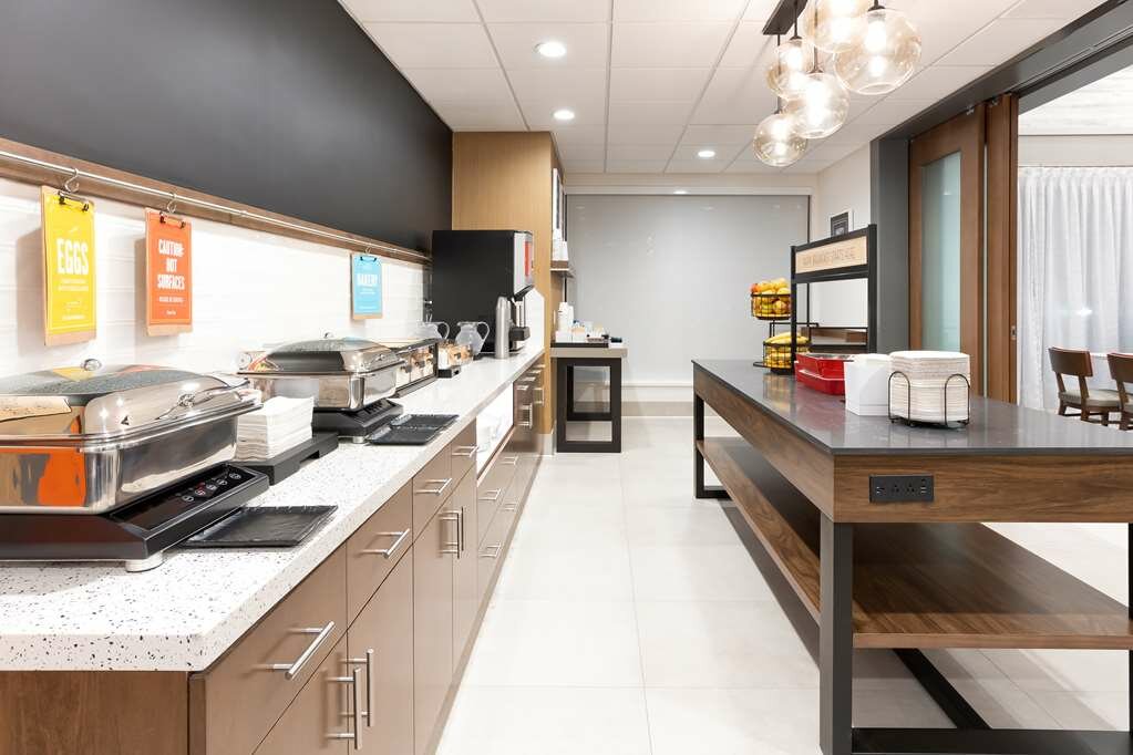 Фото Hampton Inn & Suites Santa Rosa Sonoma Wine Country