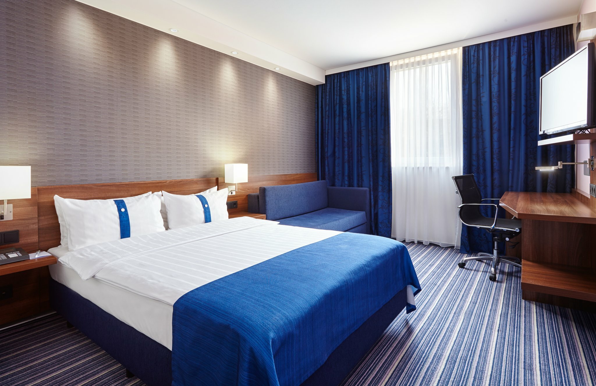 Фото Holiday Inn Express Neunkirchen