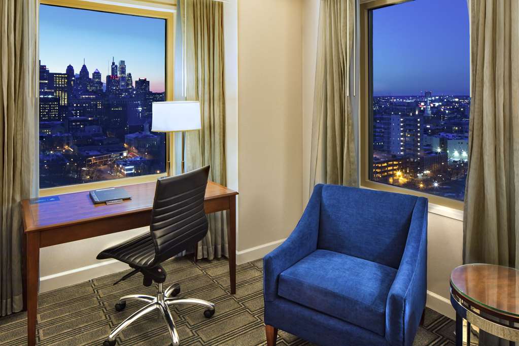 Фото Hilton Philadelphia at Penn's Landing