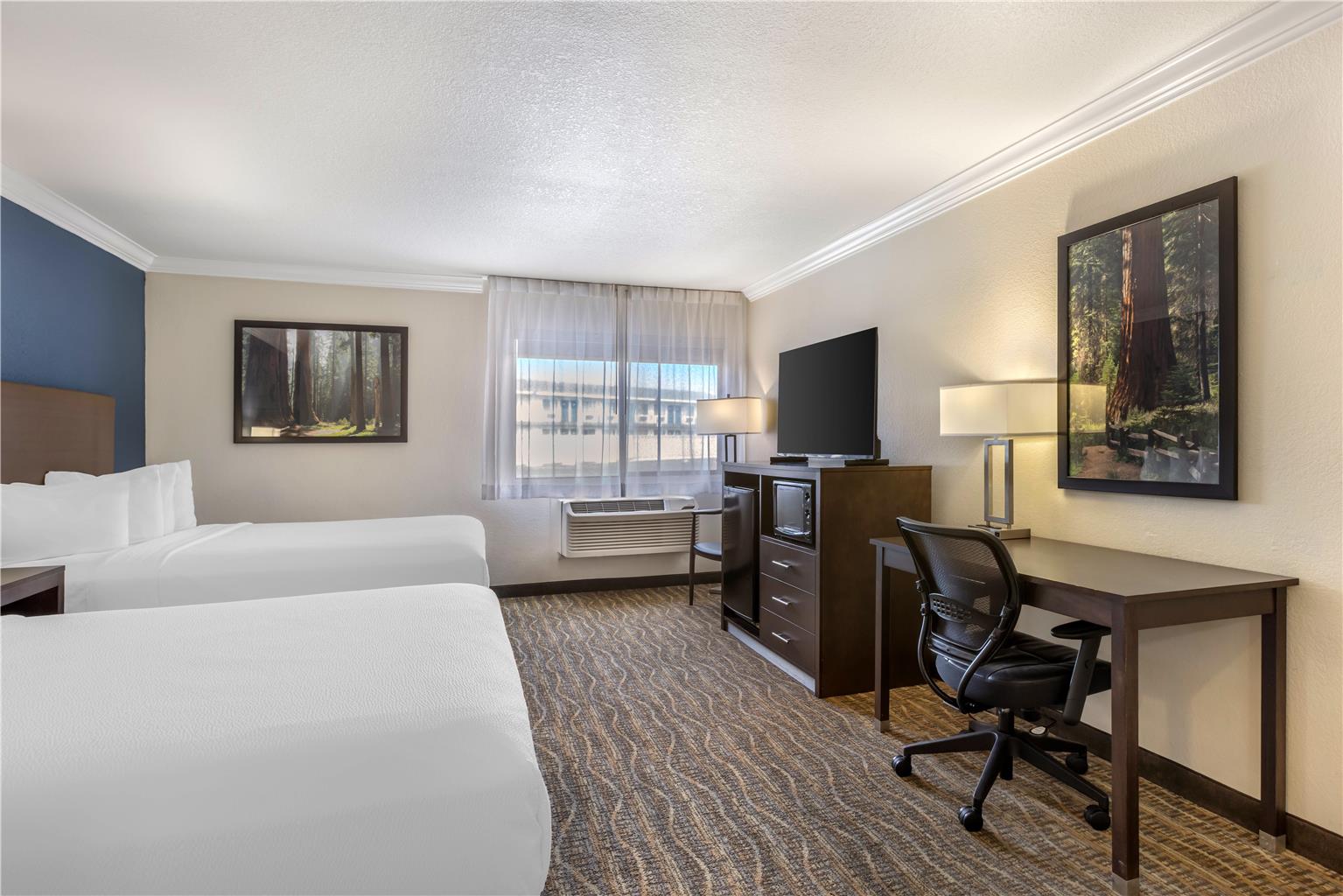 Фото Best Western Town & Country Lodge