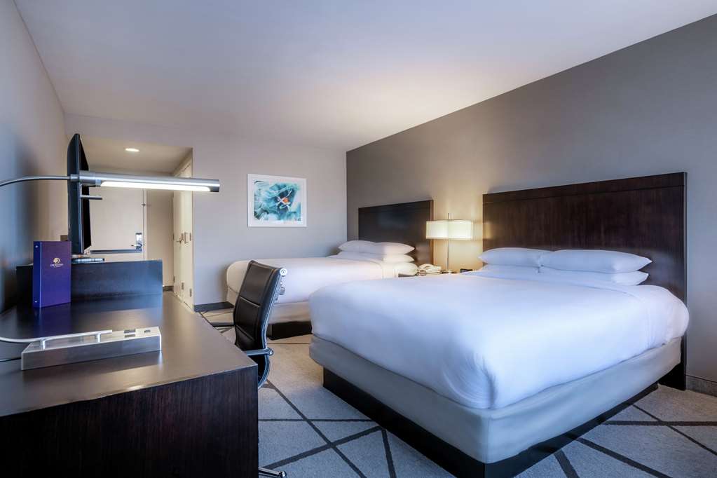 Фото DoubleTree by Hilton Los Angeles - Norwalk
