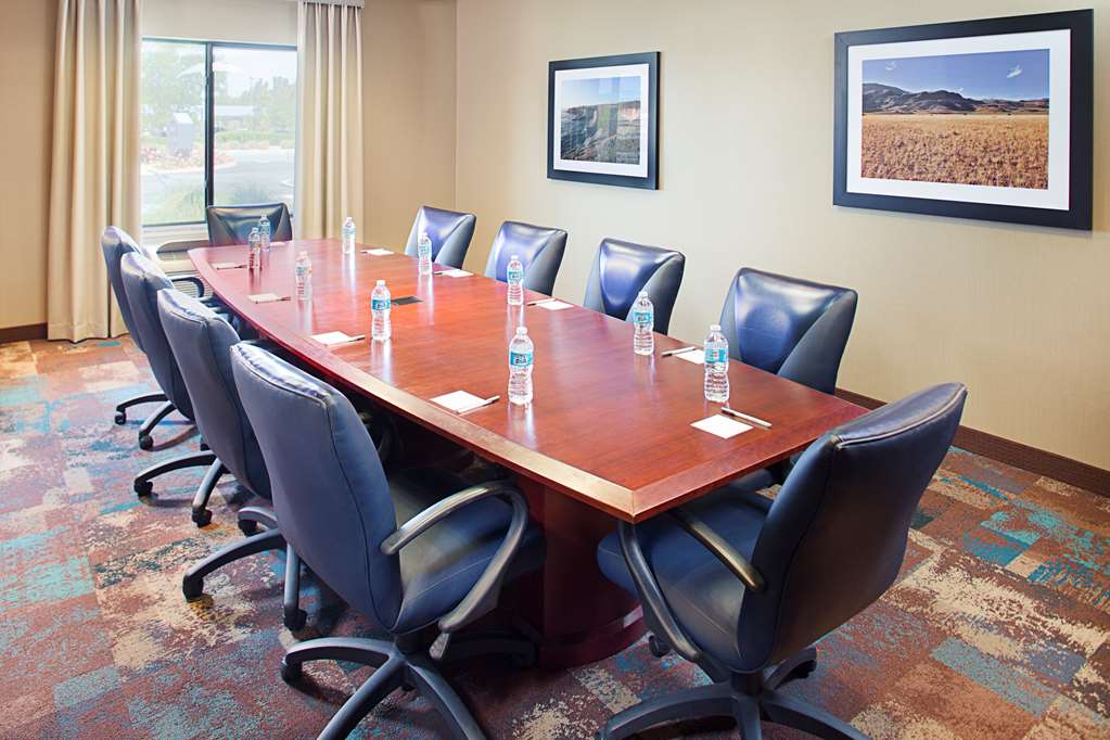 Фото Hampton Inn & Suites Lancaster