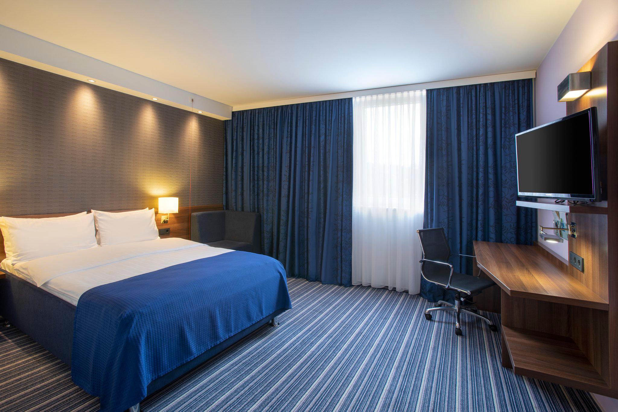 Фото Holiday Inn Express Neunkirchen