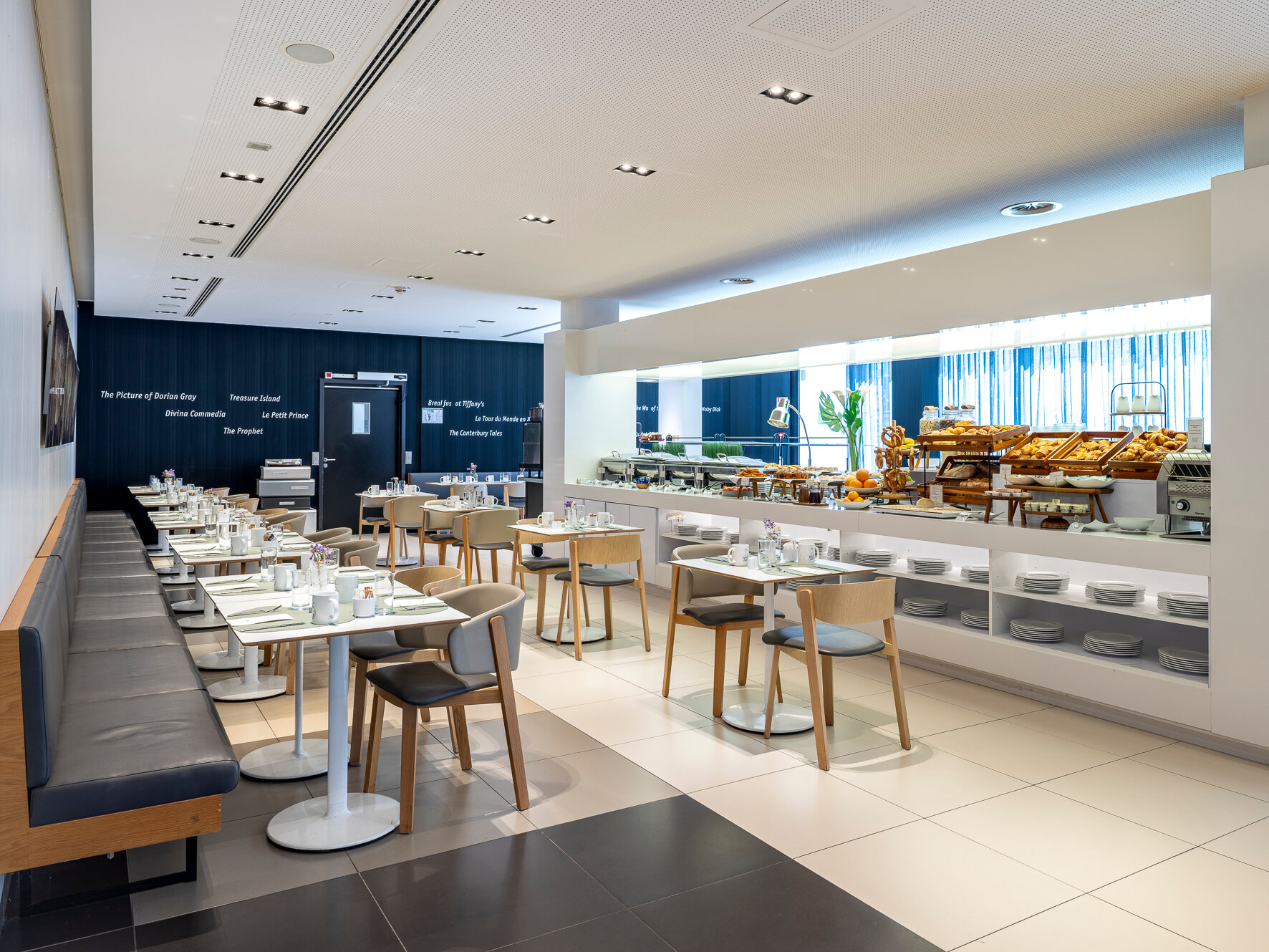 Фото Eurostars Book Hotel