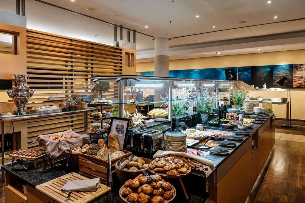 Фото Radisson Blu Hotel, Hannover