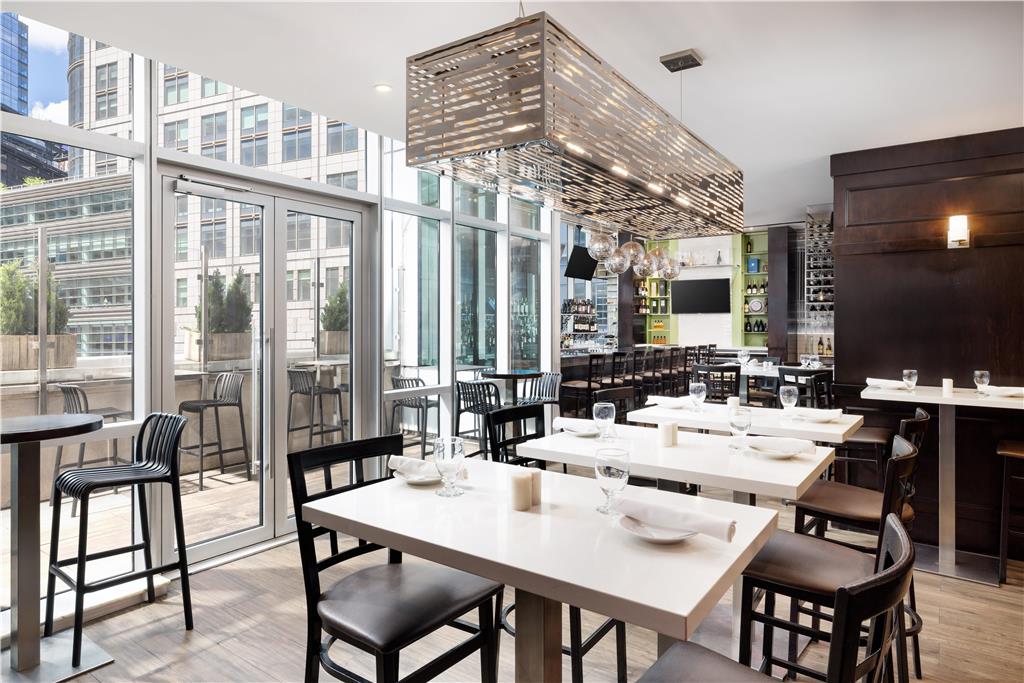 Фото Hilton Garden Inn New York-Times Square Central