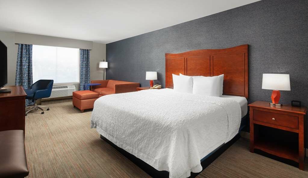 Фото Hampton Inn Medford