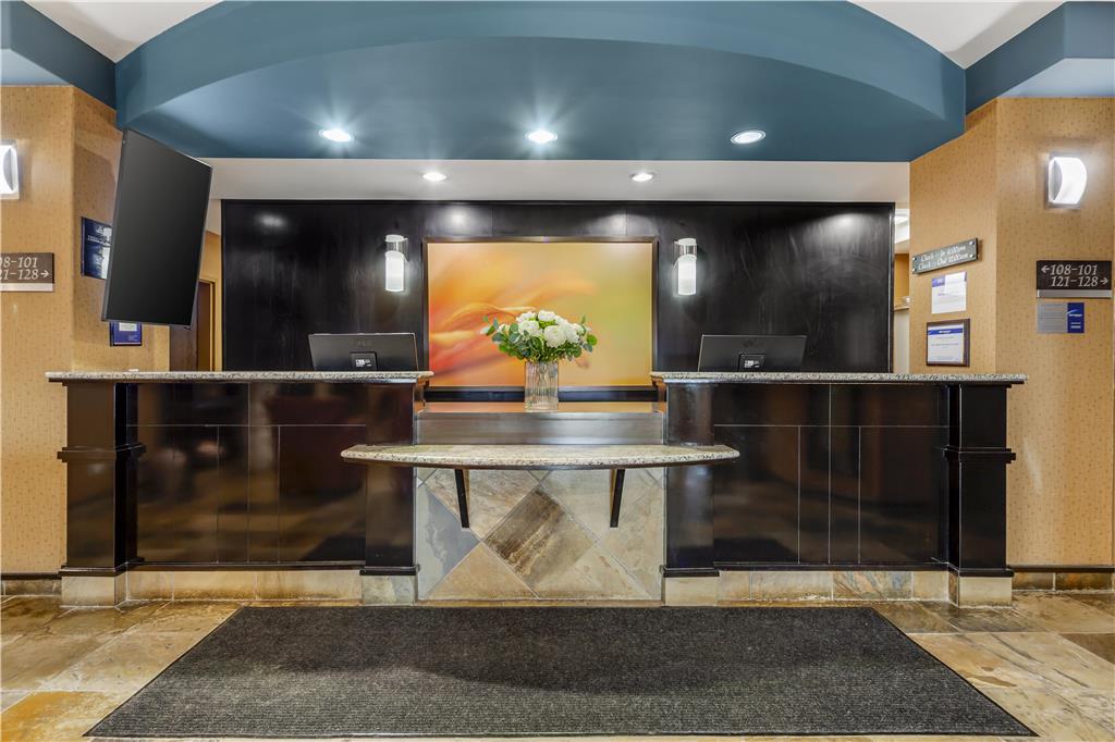 Фото Best Western Wainwright Inn & Suites