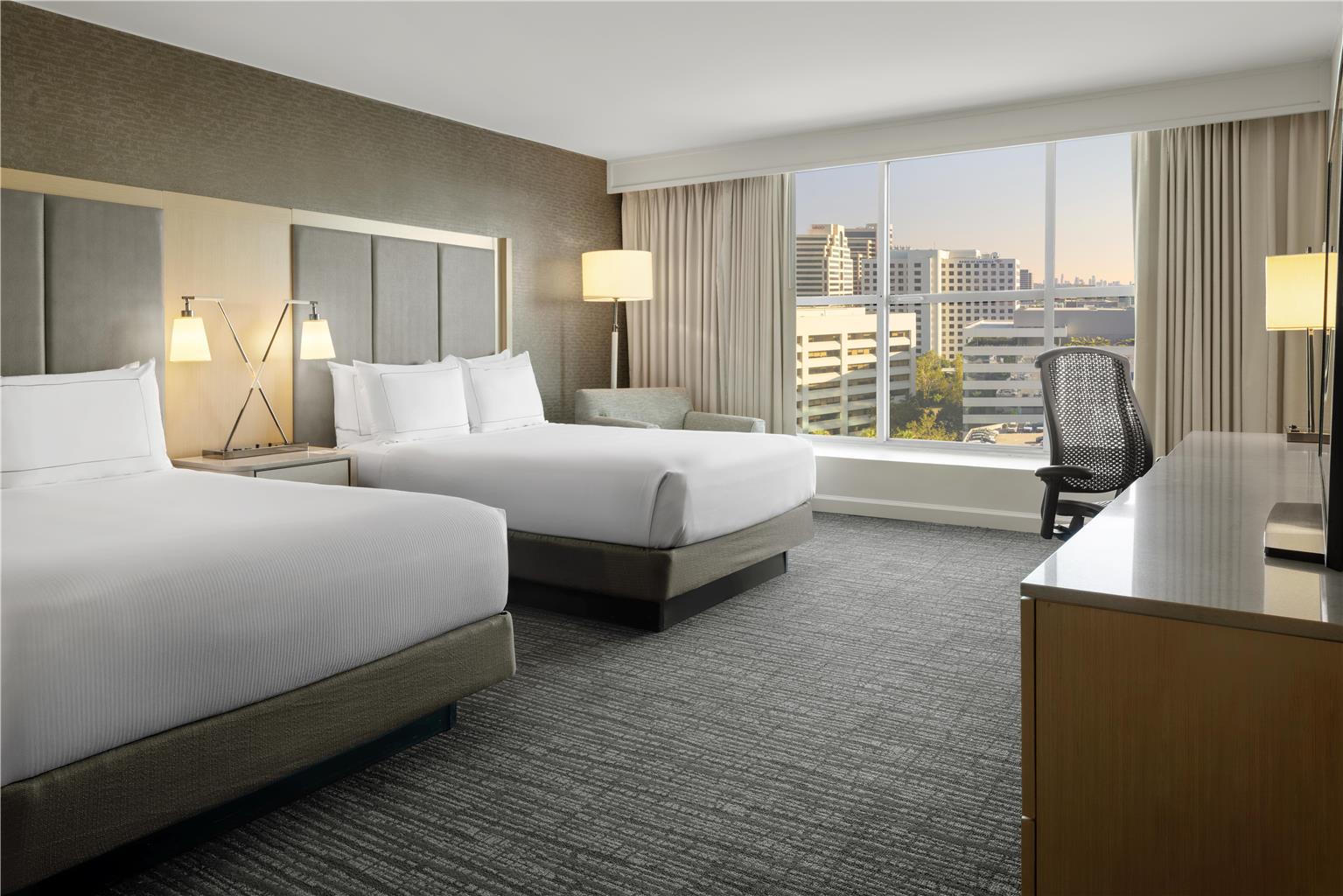 Фото Hilton Los Angeles North/Glendale & Executive Meeting Ctr