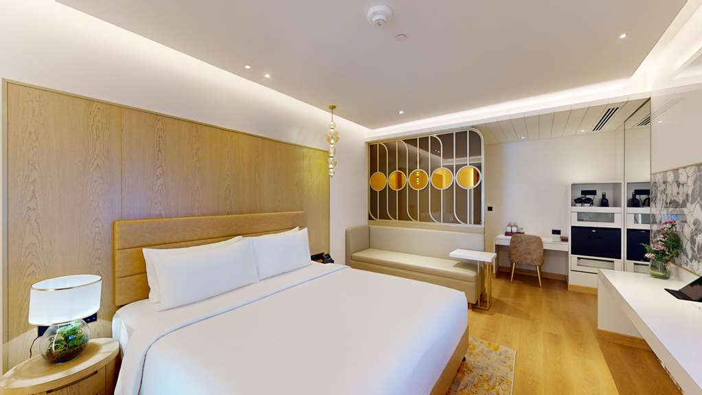 Фото Radisson Blu Hotel & Suites GRT Chennai