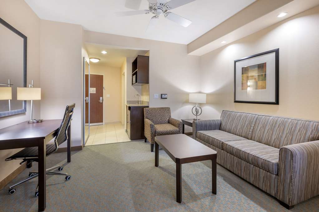 Фото Best Western Plus Midland Suites