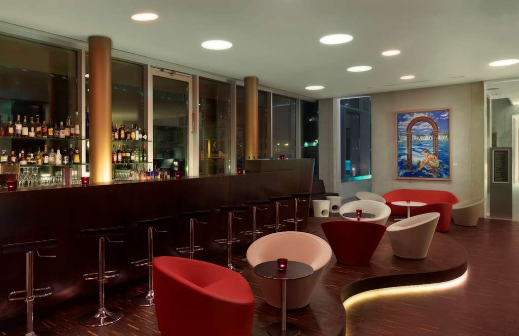 Фото Art'otel Cologne, part of Radisson Hotel Group
