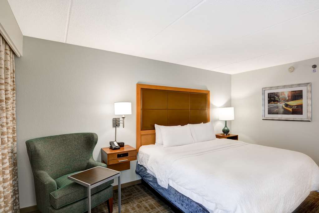 Фото Hampton Inn Albany-Wolf Road