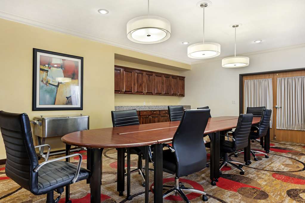 Фото Best Western Plus Eagleridge Inn & Suites