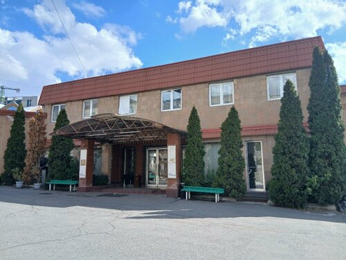 Regineh Hotel