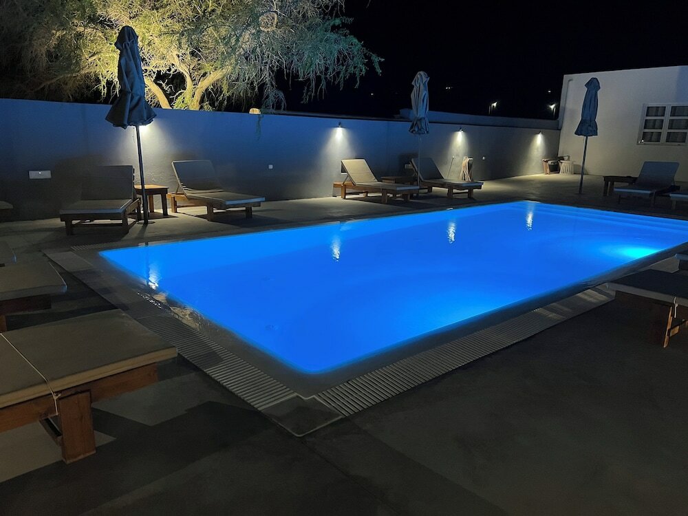 Фото White Lily - Adults Only 16 plus