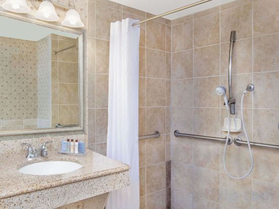 Фото Wingate by Wyndham Lafayette Airport