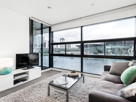 Фото Waterfront Melbourne Apartments