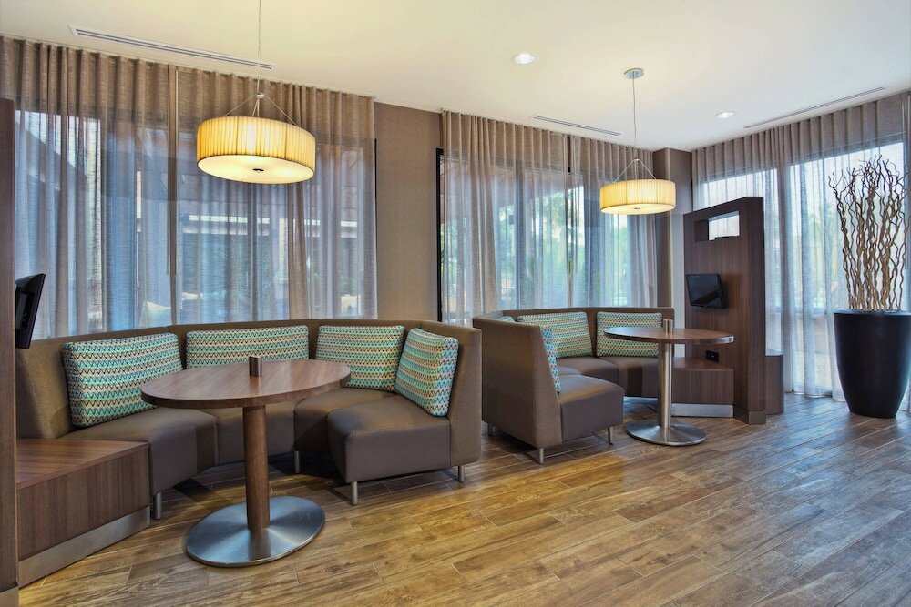 Фото Courtyard by Marriott Gulfport Beachfront