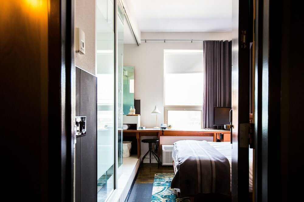 Фото The Drake Hotel