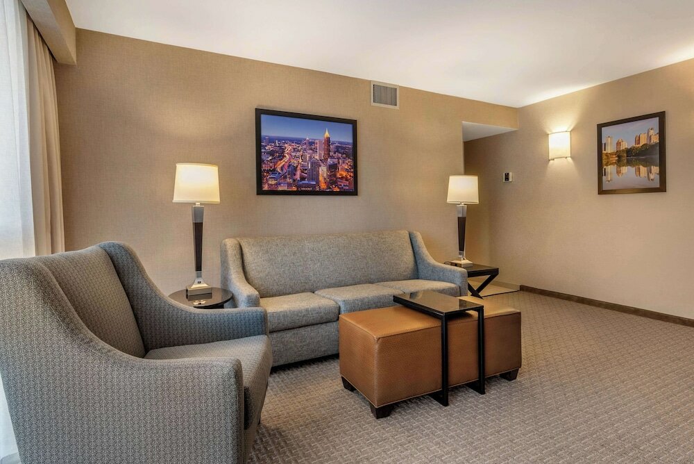 Фото Drury Inn & Suites Atlanta Airport