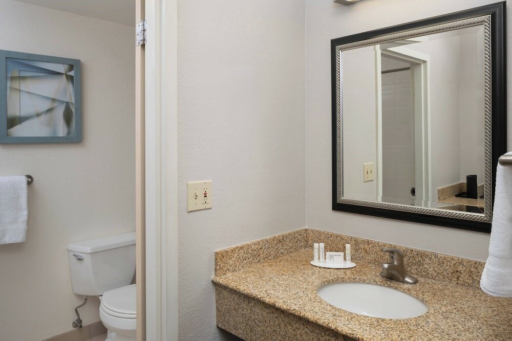 Фото Courtyard by Marriott Chicago Wood Dale