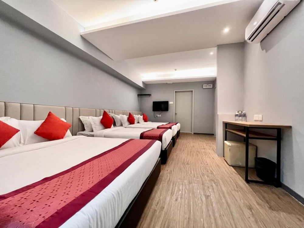 Фото The Crown Borneo Hotel