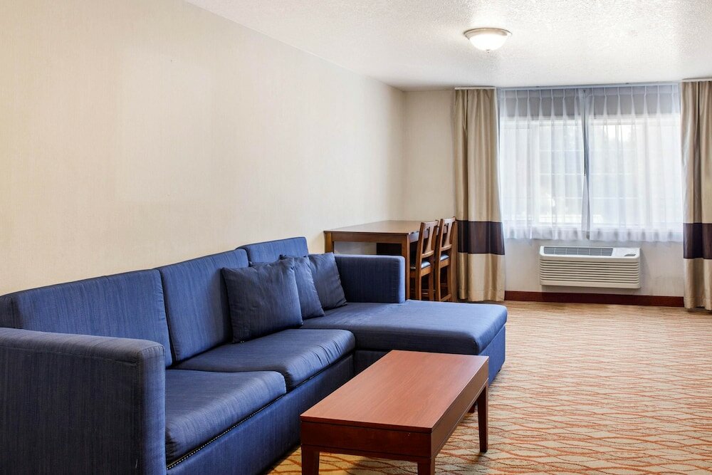 Фото Comfort Inn Mount Shasta Area