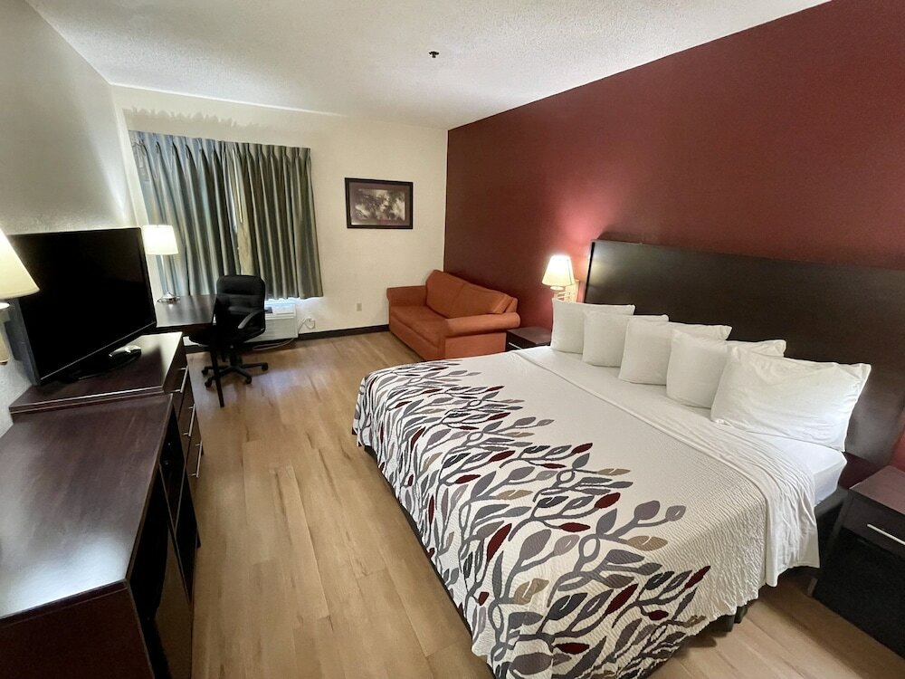 Фото Red Roof Inn Clyde