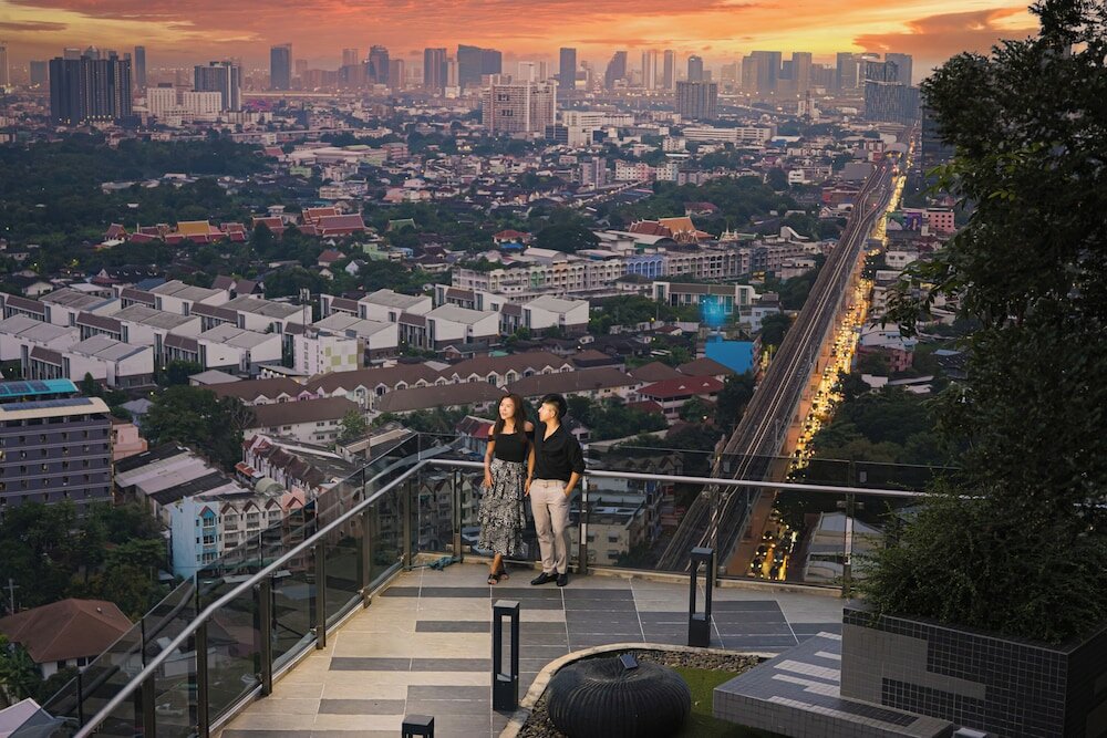 Фото Oakwood Suites Tiwanon Bangkok